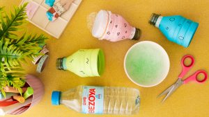 Crea pomperos caseros reciclando botellas en casa con tus hijos este verano